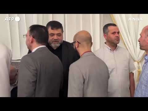 Haniyeh, membri di Hamas ricevono le condoglianze per la morte del loro capo