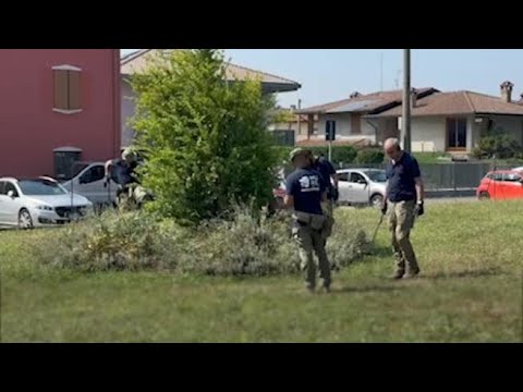 Sharon Verzeni, la squadra del programma tv Metal Detective cerca l’arma del delitto a Terno d’Isola