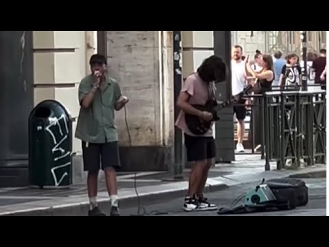 Torino: Max Casacci filma musicisti di strada che suonano i Subsonica: “Mi parevano note familiari”