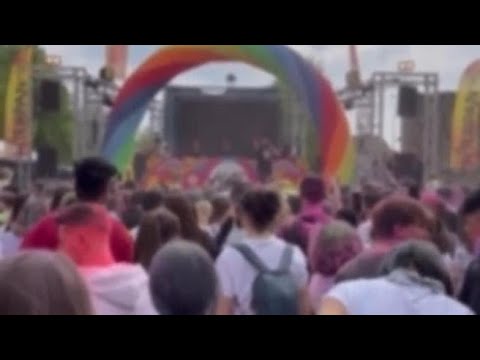 Holi, il video del festival dei colori sulle spiagge di Caorle e Jesolo