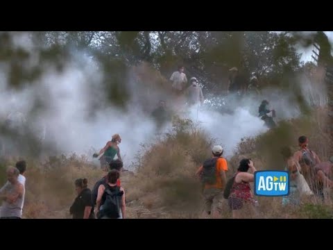 Niscemi, tensione tra polizia e manifestanti No Muos: reti tagliate e lancio di lacrimogeni