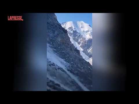 Monte Bianco: enorme frana sulla via francese sfiora alpinisti