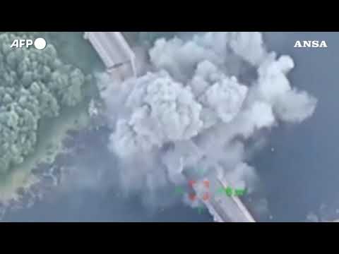 Russia, le forze aeree ucraine distruggono un ponte nel Kursk