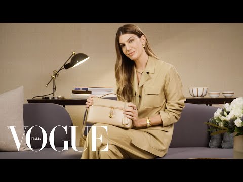 Bianca Brandolini rivela cosa custodisce nella sua borsa | Vogue Italia
