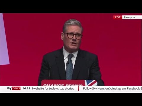 Starmer interrotto a Liverpool, poi il lapsus: dice ‘sausages’ anziché ‘hostages’