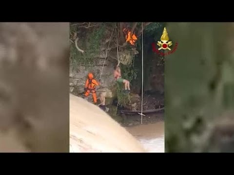 Vicenza, due ragazzini sorpresi dalla piena del torrente Agno: a salvarli l’elicottero dei vigili…
