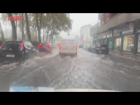 Maltempo, bomba d’acqua su Milano: le strade sembrano fiumi