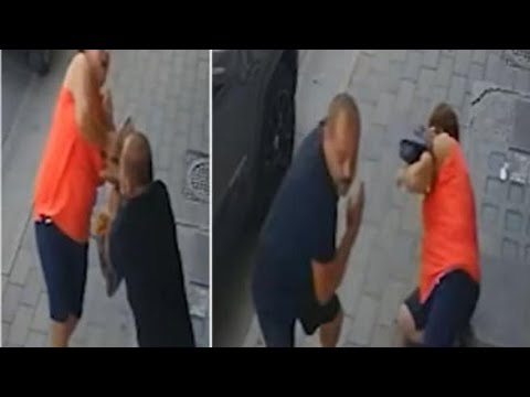 Pomigliano d’Arco, tentano lo scippo ma la donna resiste e salva la borsa