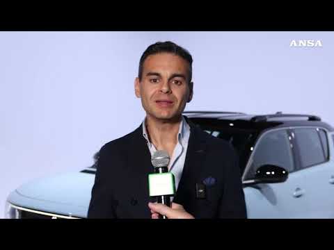 Renault 4, il look tradizionale nasconde tanta innovazione