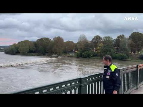 Maltempo, a Torino il Po allaga parte dei Murazzi