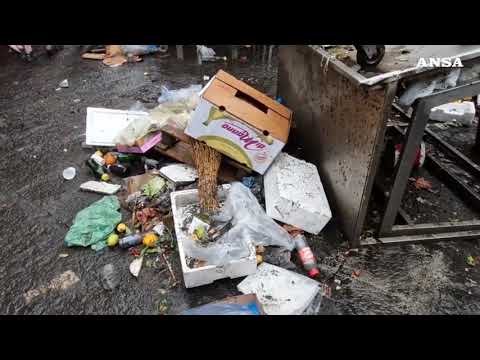 Maltempo in Sicilia, pioggia torrenziale su Catania e strade allagate