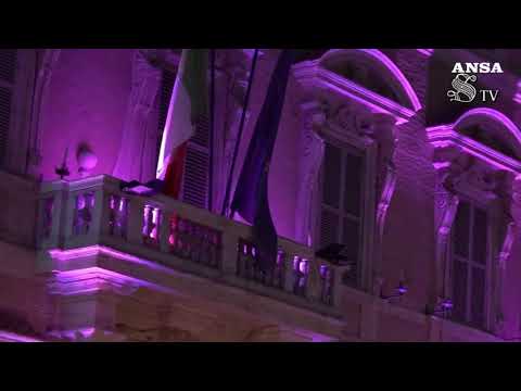 Senato, la facciata si illumina di rosa