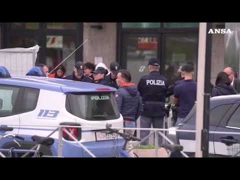 Verona, aggredisce agenti con un coltello: ucciso