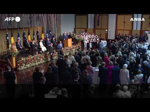 Australia, senatrice aborigena contro Re Carlo: “Non sei il nostro Re!”