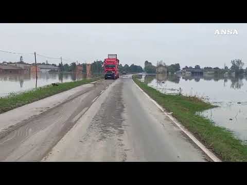 Maltempo nel Reggiano, esonda il Crostolo: allagamenti a Cadelbosco