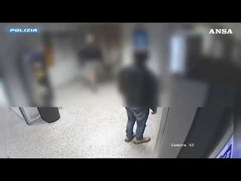 Rapine di orologi di lusso a Milano, arrestato un 18enne