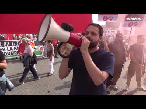 Corteo per la pace: “Schlein, Bonelli, Meloni e Crosetto guerrafondai”