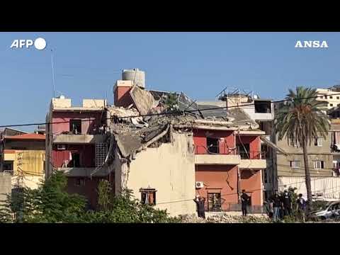 Libano, macerie a Beirut e Sidone dopo gli attacchi della notte scorsa