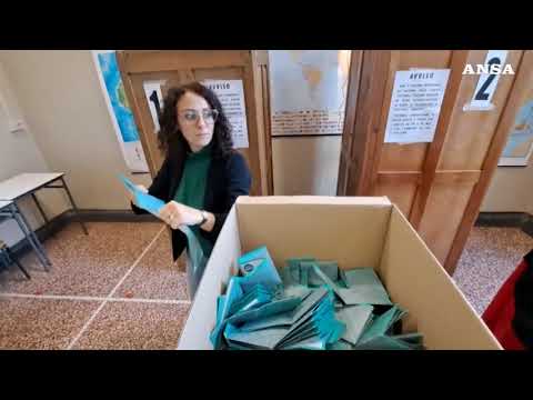 Elezioni Liguria, aperte le urne: inizia lo spoglio dei voti