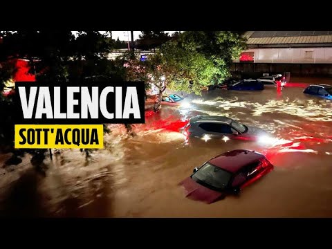 Inondazioni a Valencia, oltre 70 morti: strade come fiumi, tre giorni di lutto nazionale