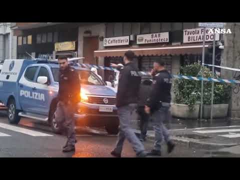 Milano, uomo trovato morto in strada: colpito da diverse coltellate