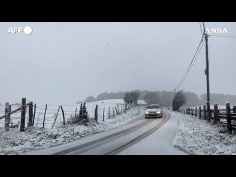 Il nord della Francia sotto la neve: Parigi, Bretagna e Normandia imbiancate