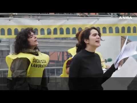 Roma, sit-in ambientalista: tende e letame davanti al Viminale