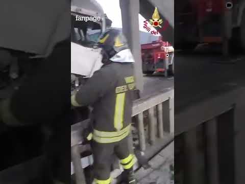 Camion si schianta sul ponte del Passo: bloccati i collegamenti tra i due rami del lago di Como