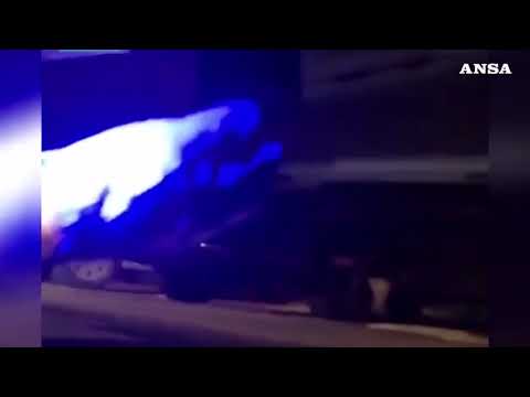 Milano, droga nascosta con una calamita sotto l’auto: 2 arresti