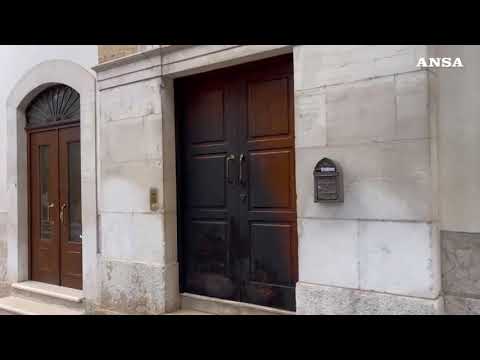 Canosa di Puglia, incendiato il portone di casa dell’eurodeputato Ventola