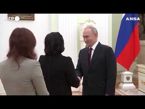 Putin riceve al Cremlino la ministra degli Esteri nordcoreana