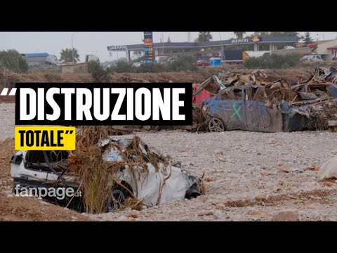 La ferocia dell’alluvione di Valencia raccontata da chi c’era: “Vedevamo le auto trascinate via”