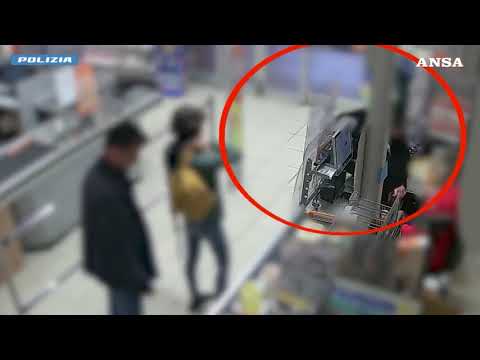 Rapina con siringa in un supermercato nel Milanese, arrestato un 44enne