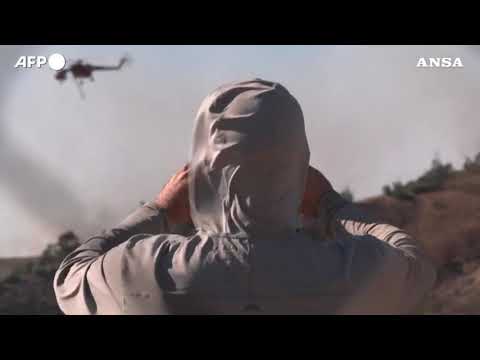 Los Angeles, vasto incendio devasta decine di case a nord-ovest