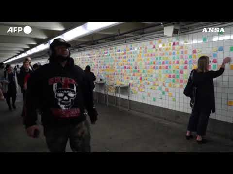 New York, la subway therapy “corre” sui post-it