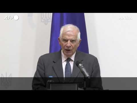 Borrell a Kiev vede il ministro degli Esteri ucraino: “L’Ue e’ con voi”