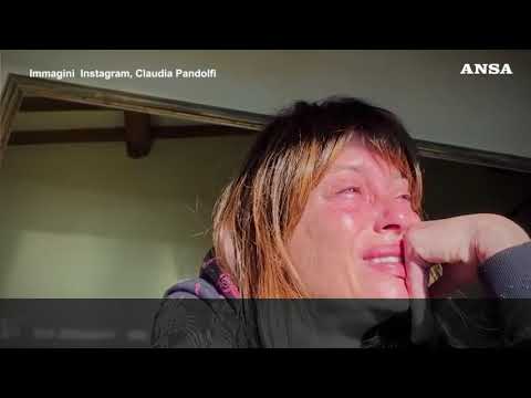 Claudia Pandolfi in lacrime per le vittime di bullismo