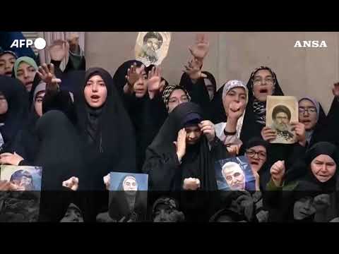 Khamenei: “Contro i nostri nemici una risposta devastante”