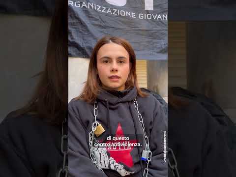 Studentesse incatenate al rettorato di Genova: “Vogliamo il centro antiviolenza”