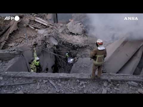 Libano, ancora attacchi israeliani su Beirut e dintorni