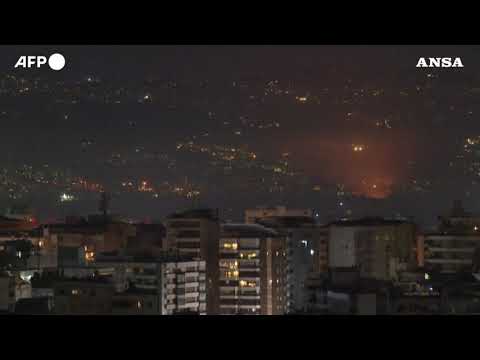 Libano, raid aerei israeliani sui sobborghi sud di Beirut