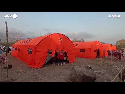 Indonesia, erutta il vulcano Lewotobi Laki Laki: torre di cenere alta chilometri