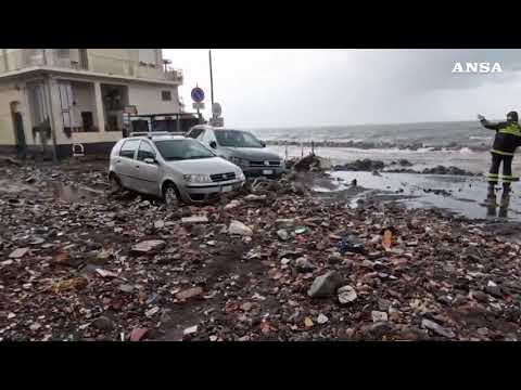 Maltempo in Sicilia, la frazione di Altarello allagata