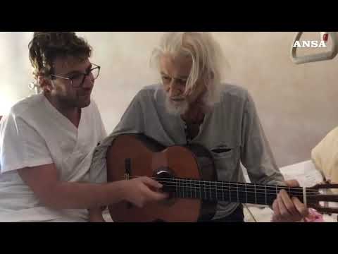Tricase, musicista ultra70enne in hospice incide una canzone