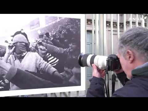 Torino, mostra fotografica sulle inferriate della Mole