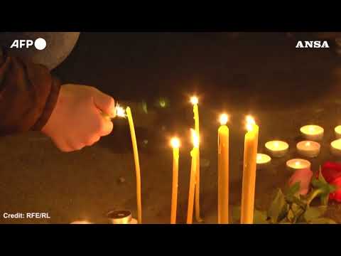 Serbia, il lutto per il crollo alla stazione di Novi Sad
