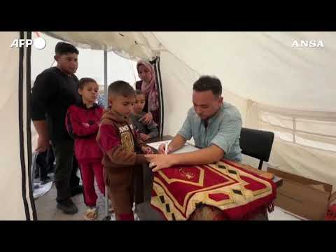 Gaza, i bambini ricevono la seconda dose di vaccino contro la poliomielite