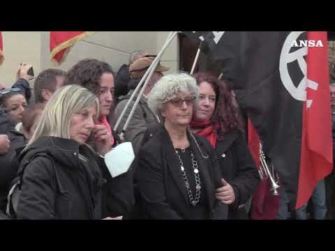 A Milano in centinaia per i funerali di Licia Pinelli