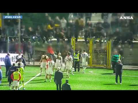 Picerno-Crotone, 17 Daspo ai tifosi per violenza e condotte antisportive