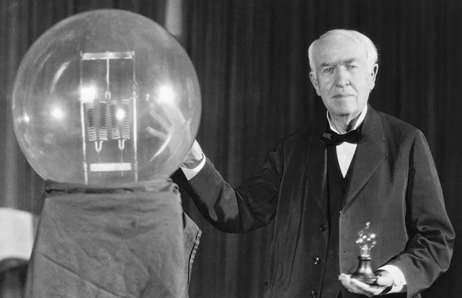 La lampadina di Edison – Il primo numero di Topolino – Covid-19, l’inizio dell’incubo